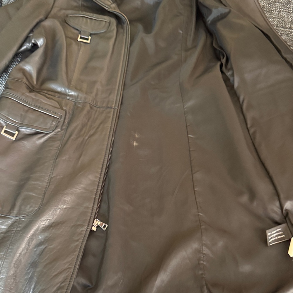 Women’s Black Leather Zip-Up coat with Ribbed Collar. Knee length - Picture 12 of 14